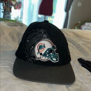 Black Miami Dolphins Fitted Cap Size Medium Large